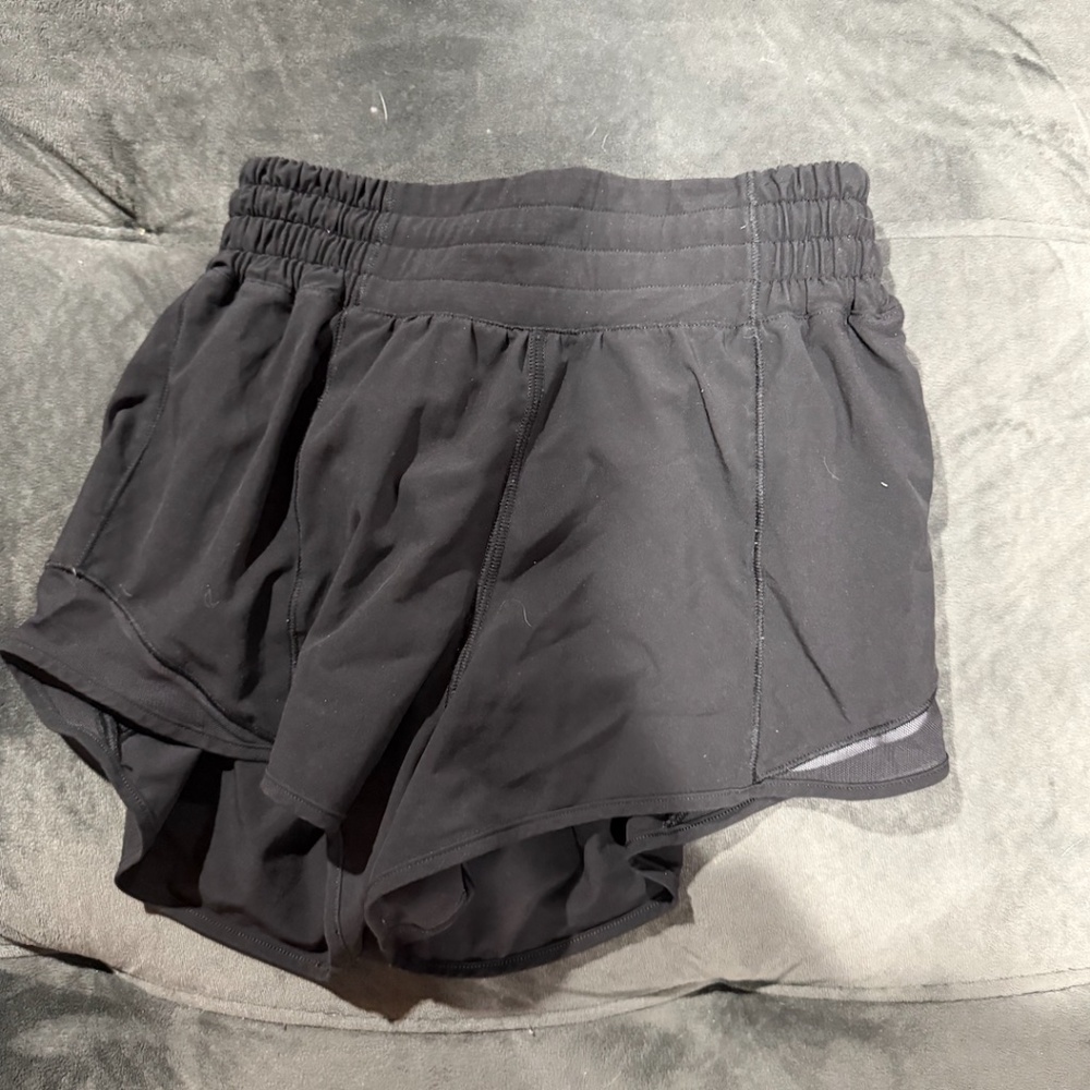 lululemon black shorts